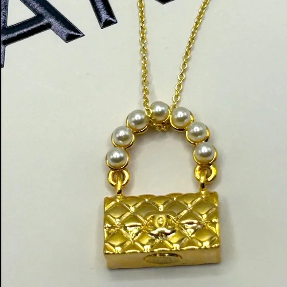 CHANEL Handbag Pendant CC Logo Pearl Detail Stamped Bag Shaped Gold Charm - Picture 3 of 7